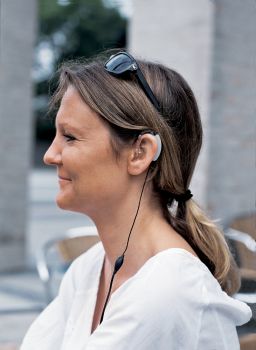 PhonicEar Headset Silhouette binaural Frau